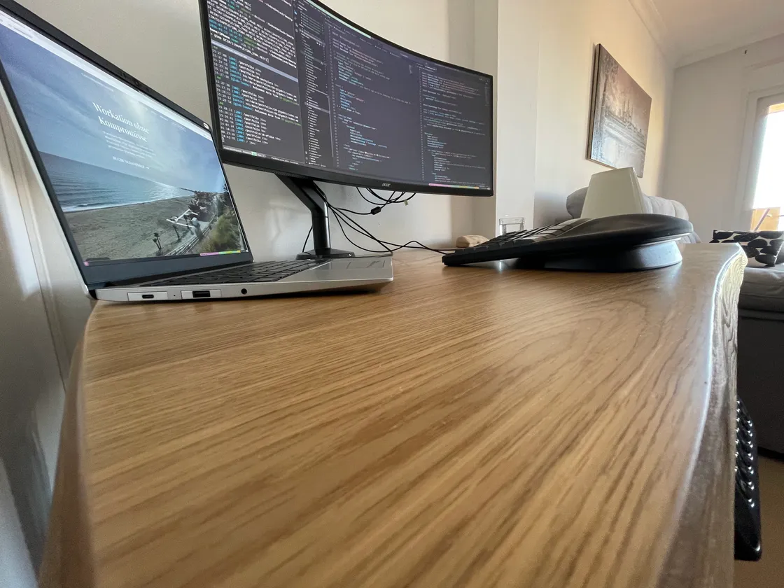 Premium Arbeitsplatz image 2